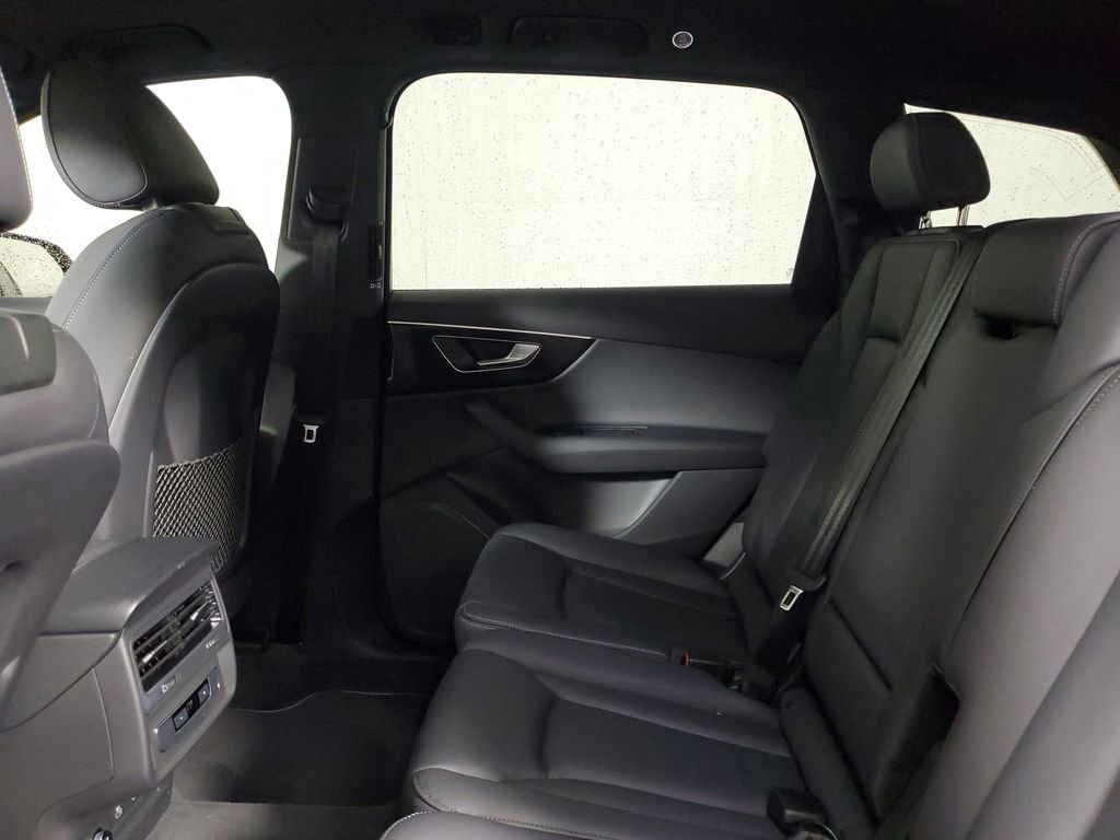 Used 2025 Audi Q7 2.0T Premium w/ Convenience Package image 11