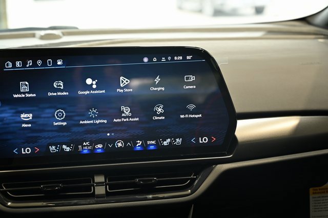 New 2025 Chevrolet Equinox EV RS image 15