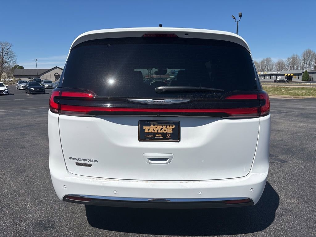 New 2025 Chrysler Pacifica Select image 7