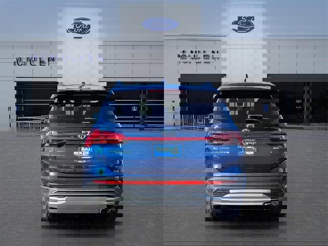 Used 2023 Hyundai Santa Fe SEL image 4