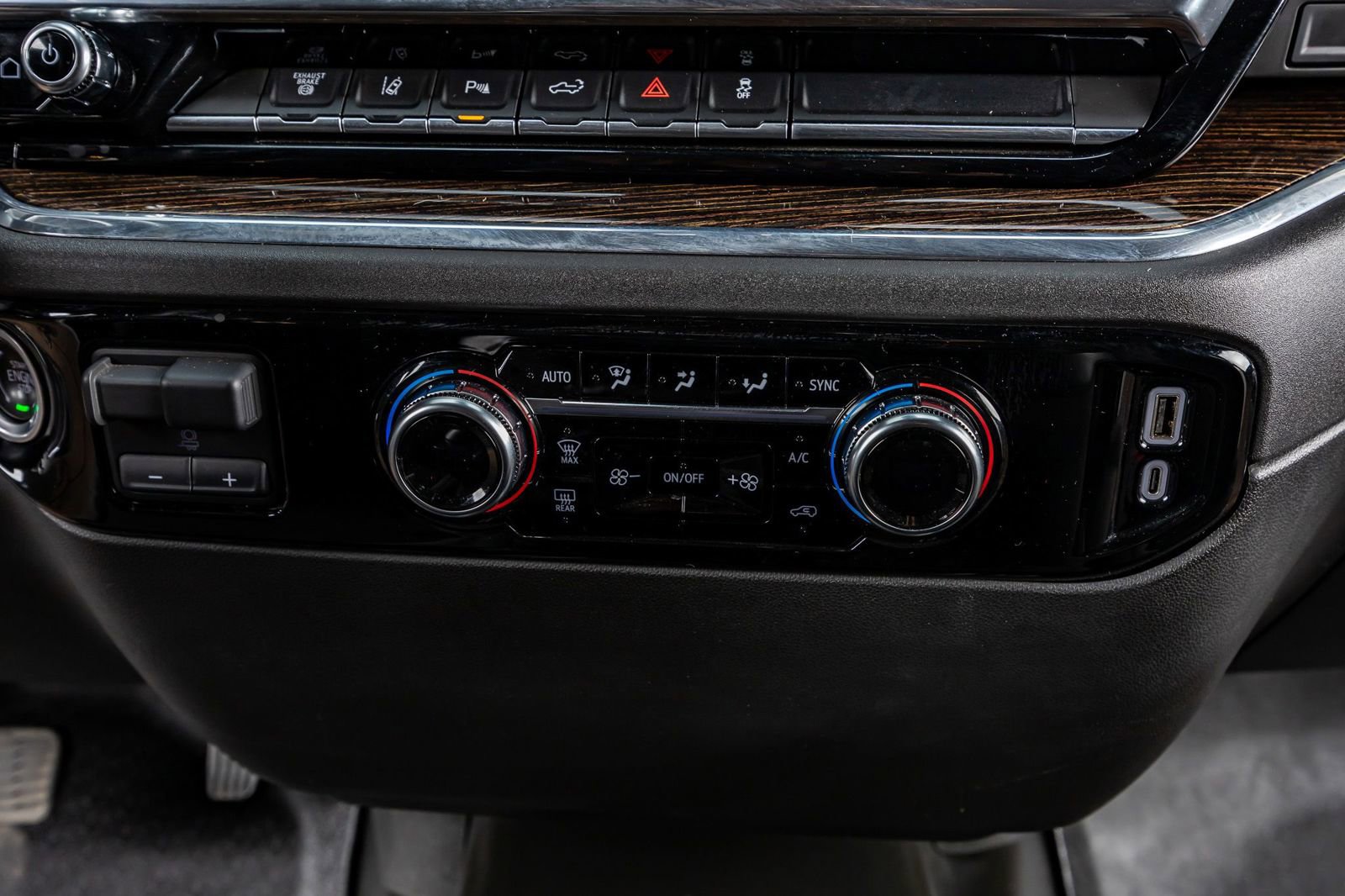 Used 2024 GMC Sierra 3500 SLE image 27