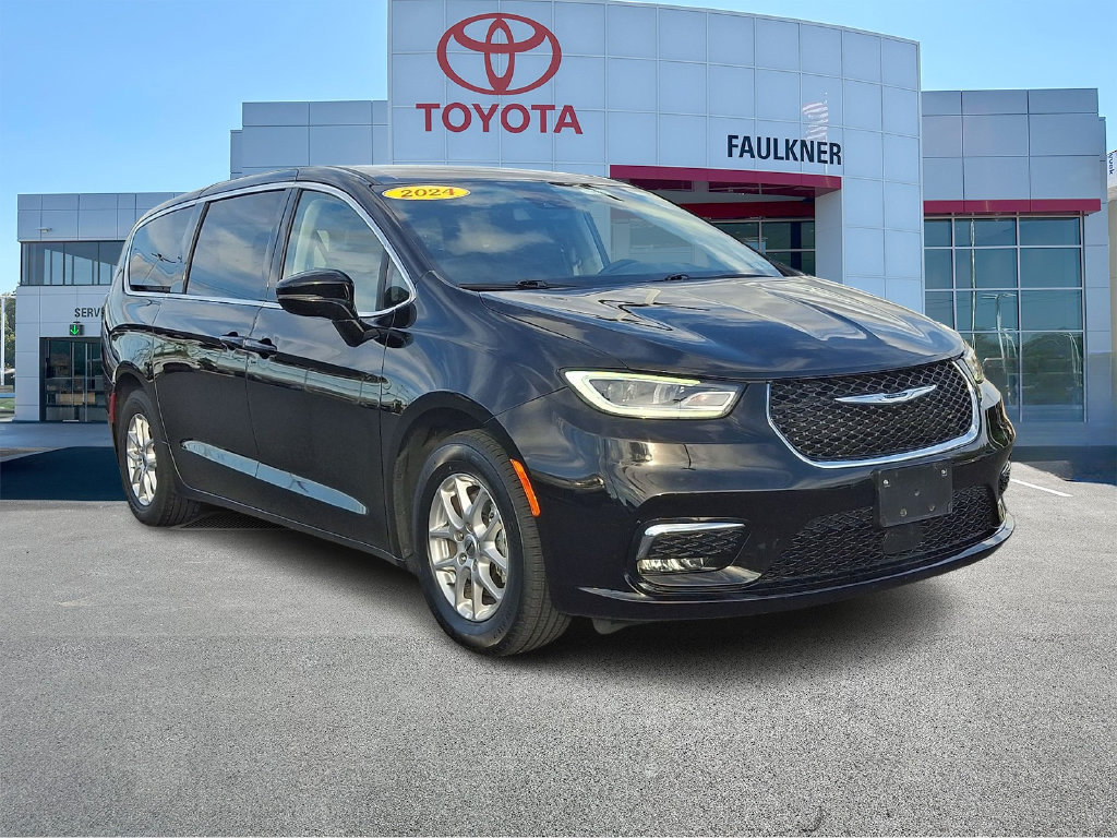 Used 2024 Chrysler Pacifica Touring-L