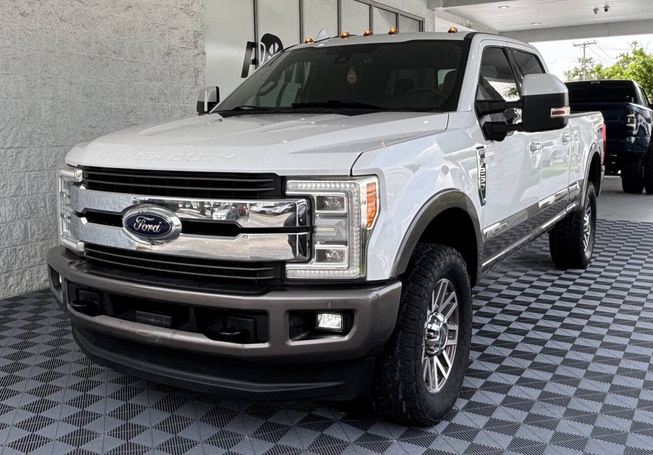 Used 2019 Ford F250 King Ranch w/ King Ranch Ultimate Package AWD/4WD image 3