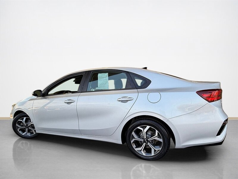 Used 2021 Kia Forte LXS FWD image 7