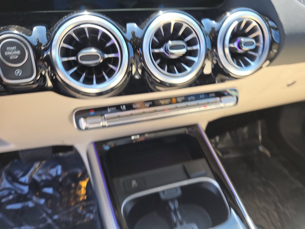 Used 2025 Mercedes-Benz GLA 250 4MATIC image 29