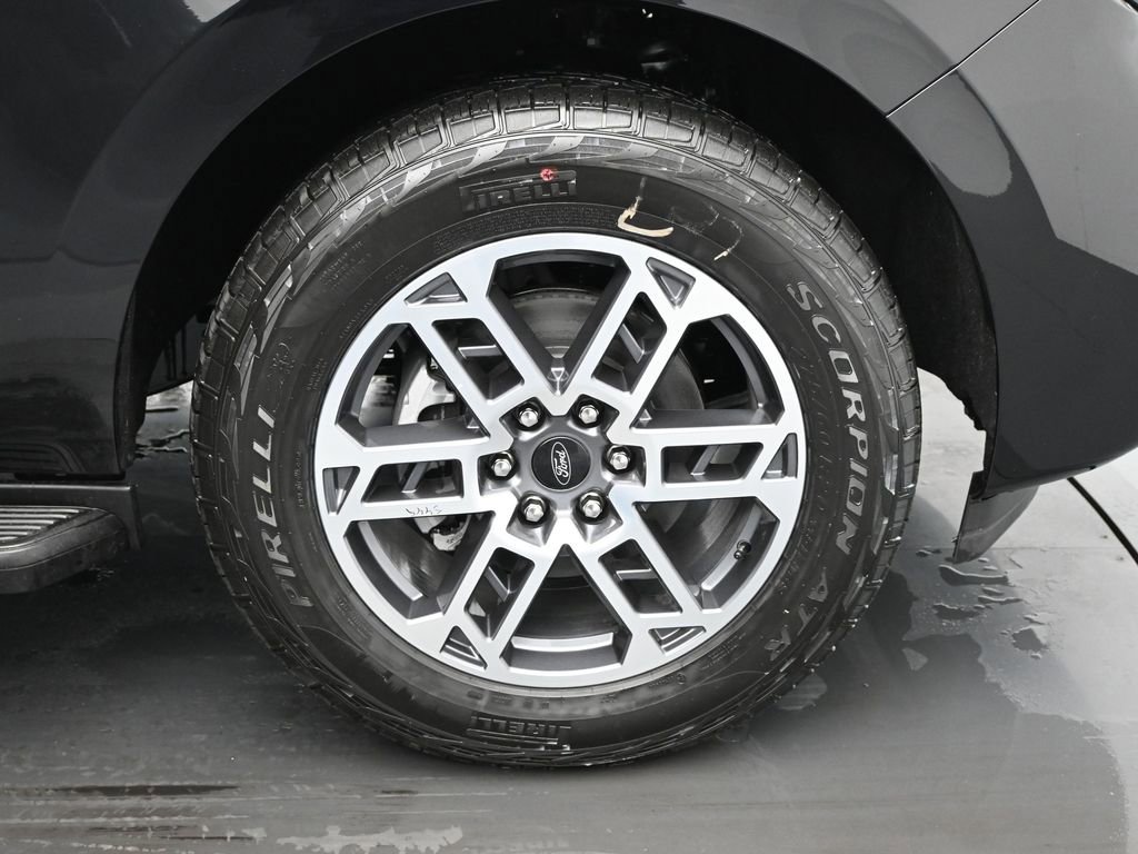 New 2026 Ford Expedition Active image 25