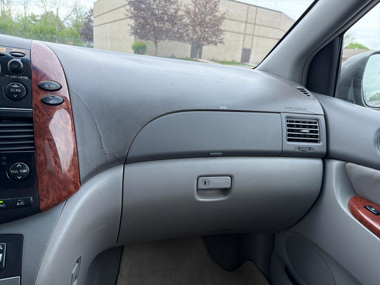 Used 2004 Toyota Sienna FWD image 20