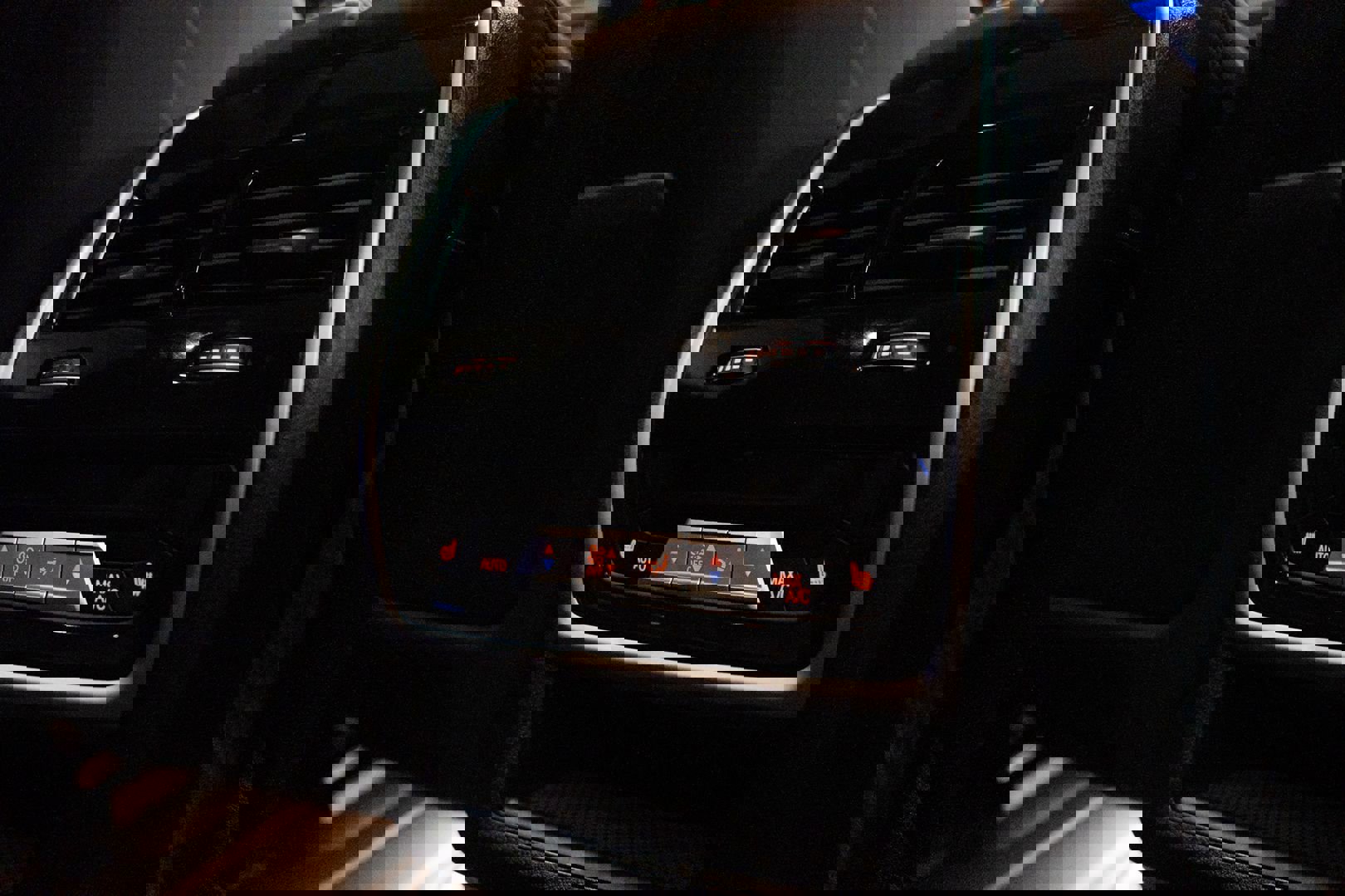 Used 2022 BMW X5 M w/ Competition Package 2 image 32