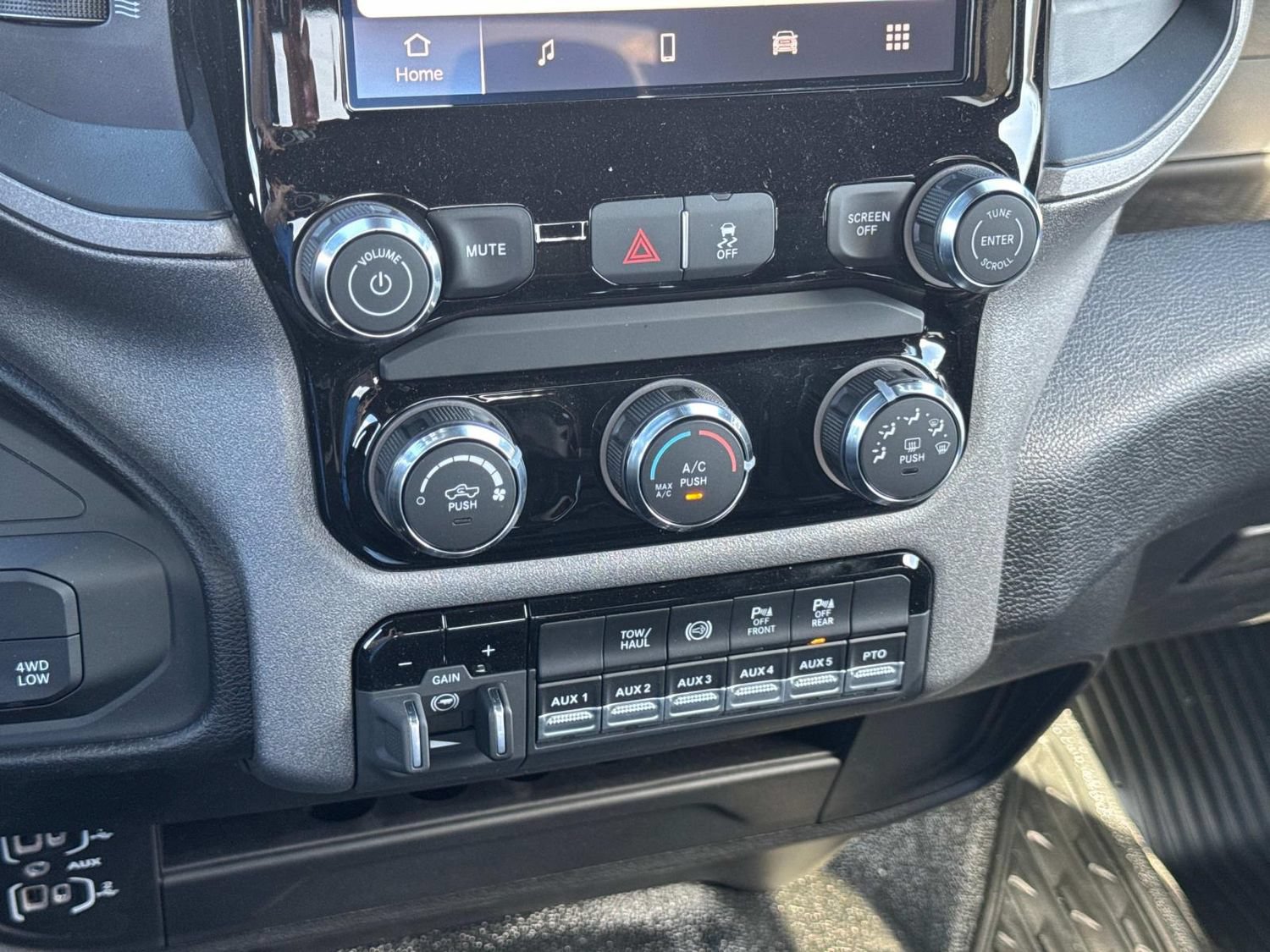 New 2026 RAM 3500 Tradesman w/ Chrome Appearance Group A AWD/4WD image 29