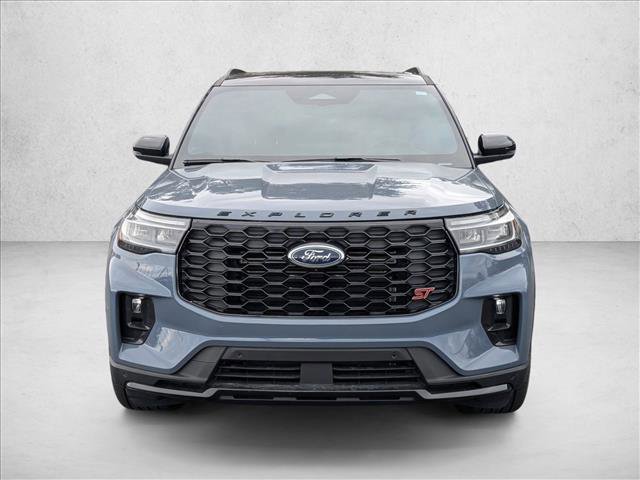 Used 2025 Ford Explorer ST image 2