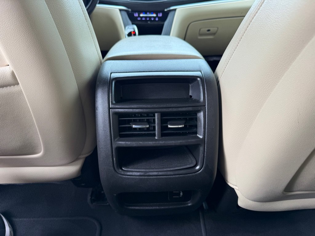 Used 2018 Cadillac XT5 FWD image 22