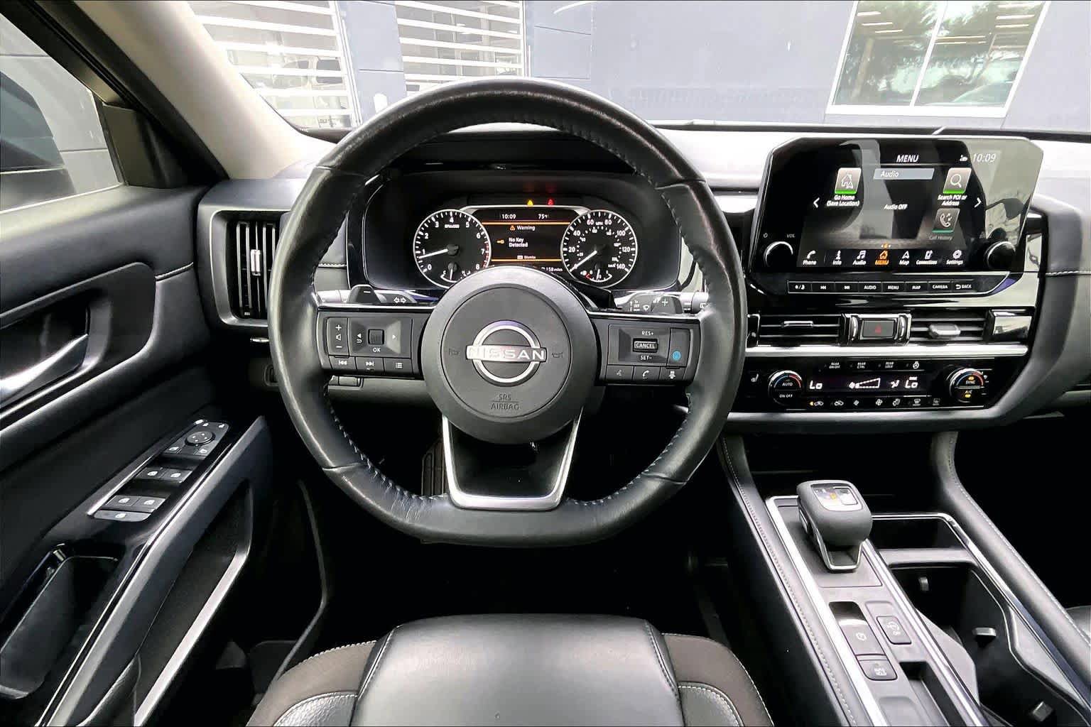 Used 2023 Nissan Pathfinder SL FWD image 6