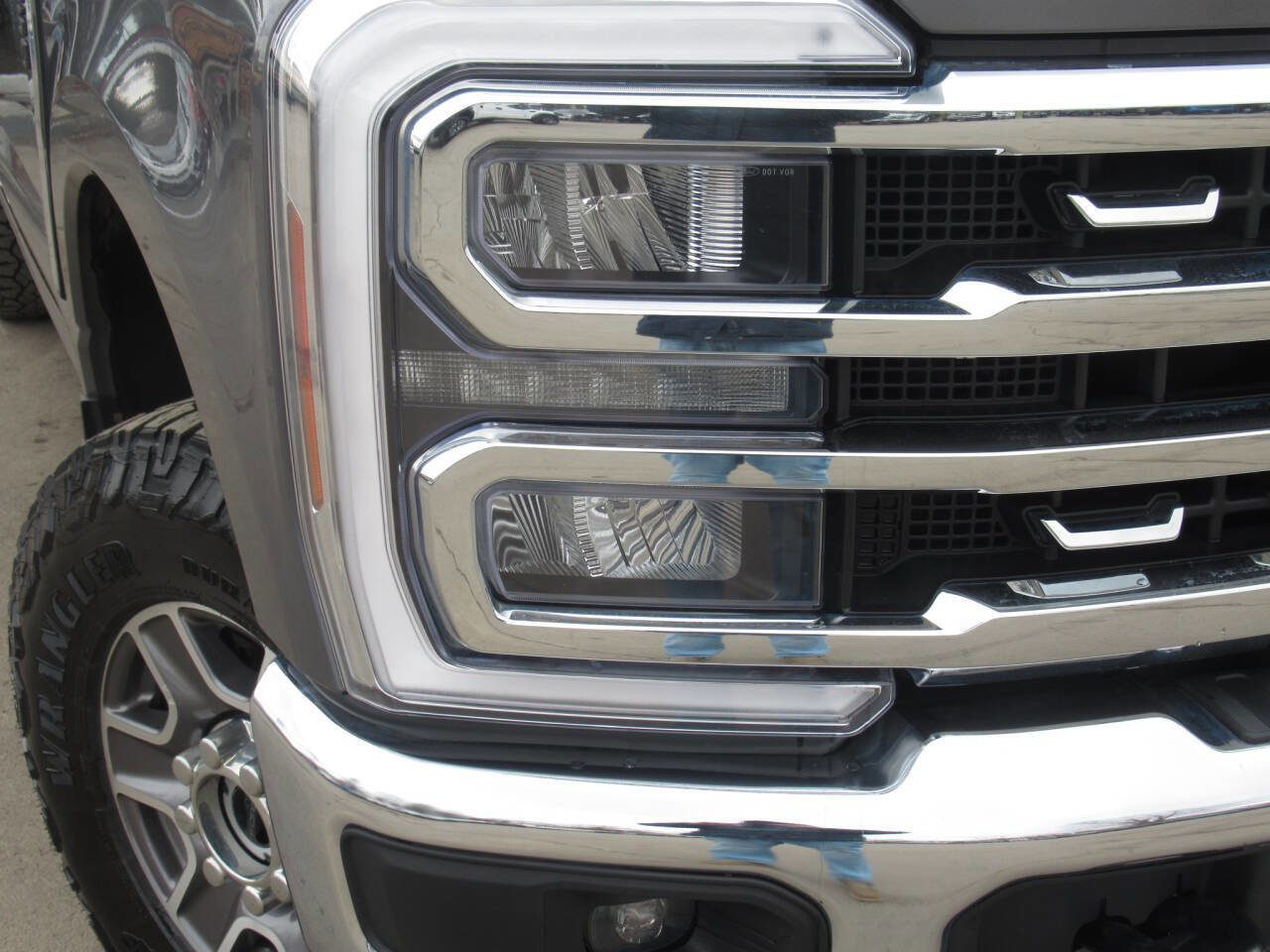 Used 2024 Ford F250 Lariat w/ Snow Plow Prep Package image 4