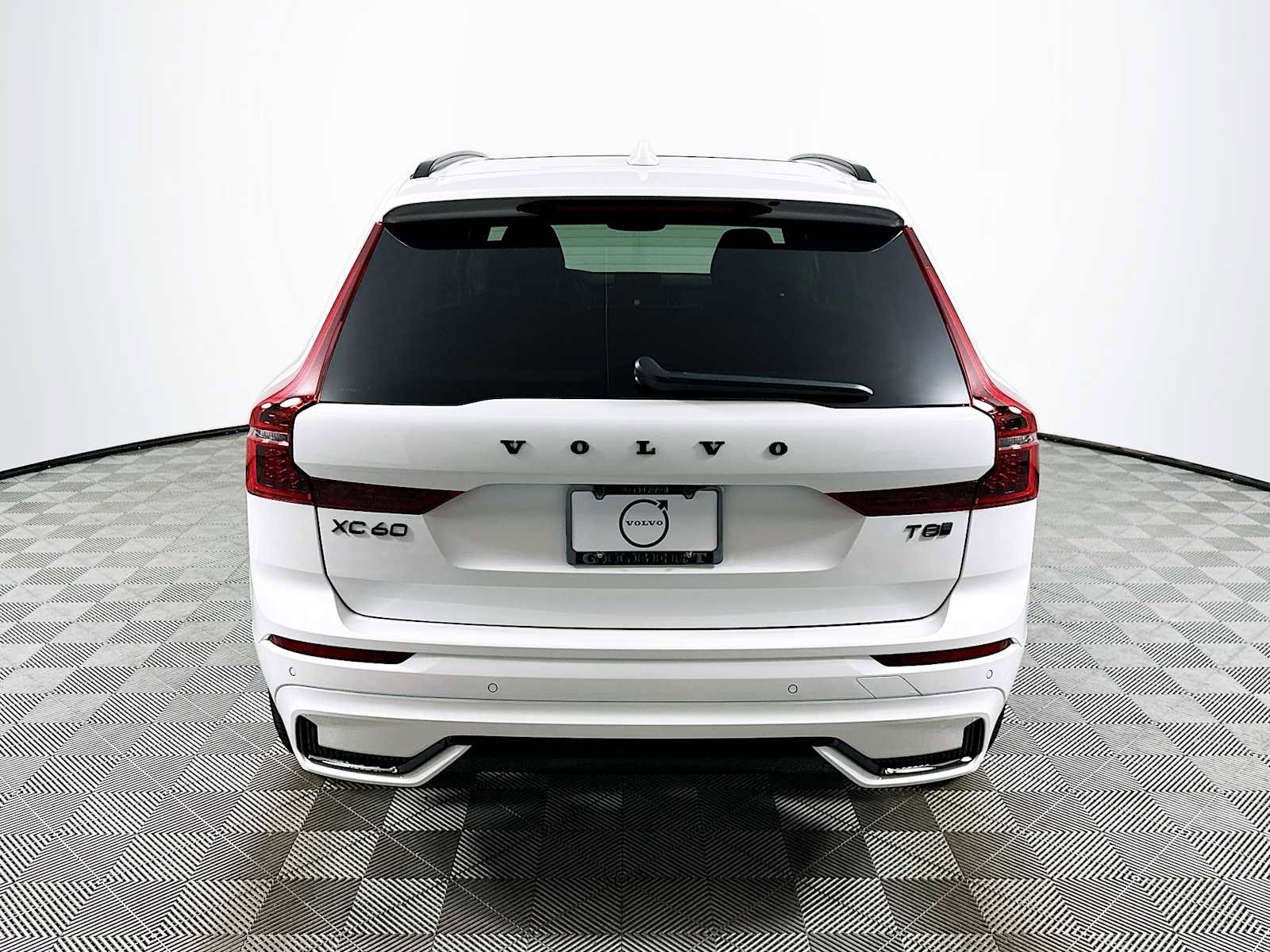 New 2026 Volvo XC60 T8 Ultra w/ Climate Package PRO AWD/4WD image 6