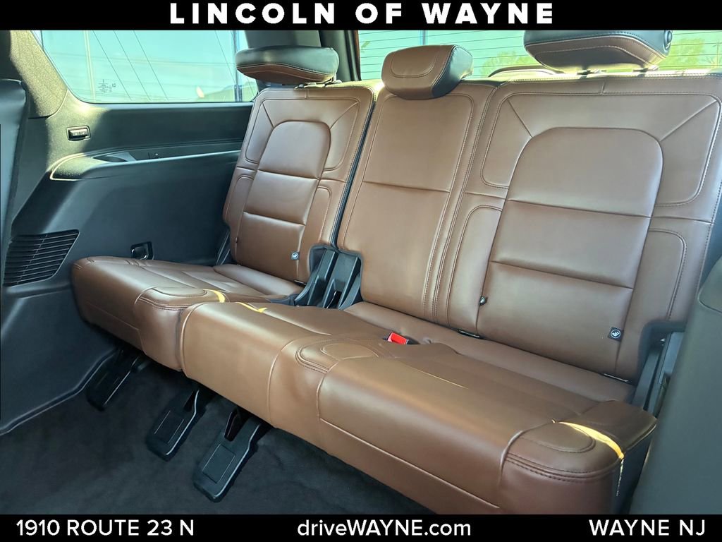 Used 2023 Lincoln Navigator Reserve AWD/4WD image 24