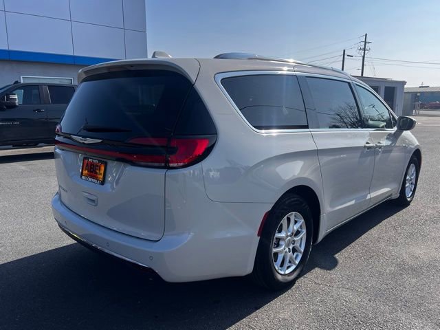 Used 2021 Chrysler Pacifica Touring-L image 8