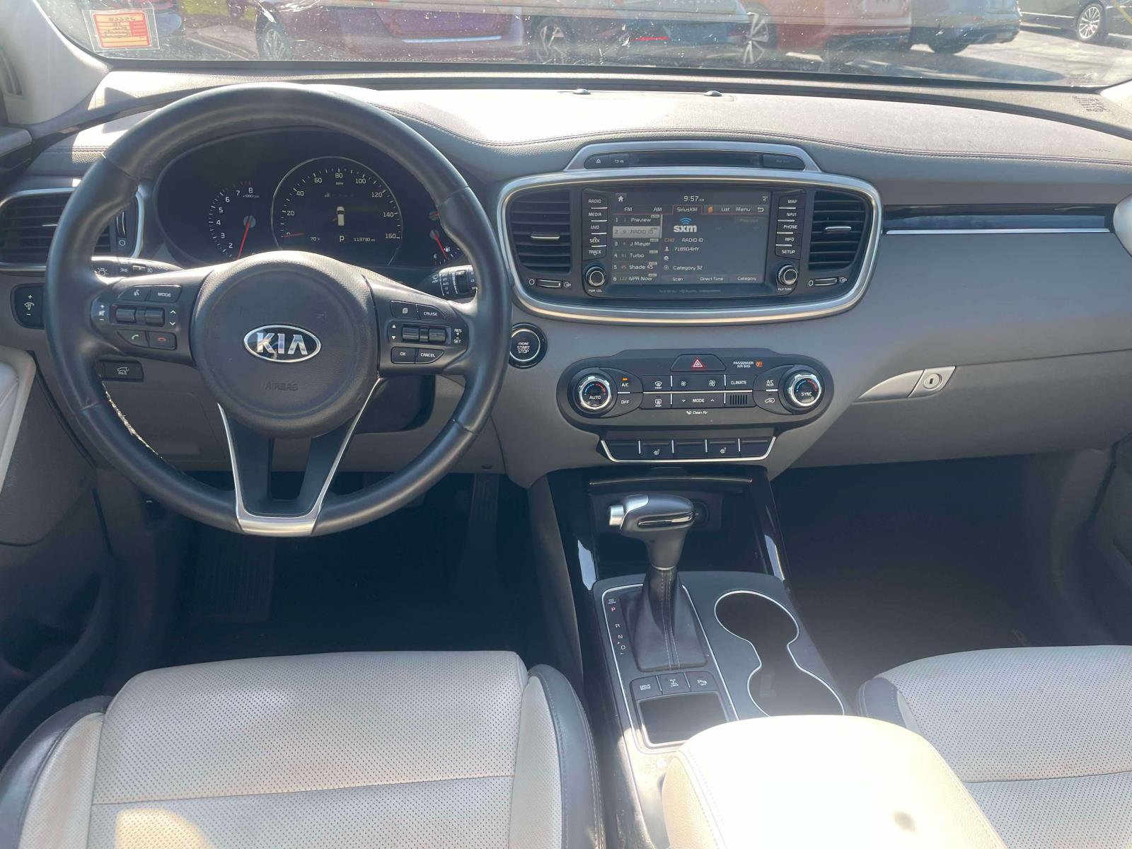Used 2018 Kia Sorento SX image 8