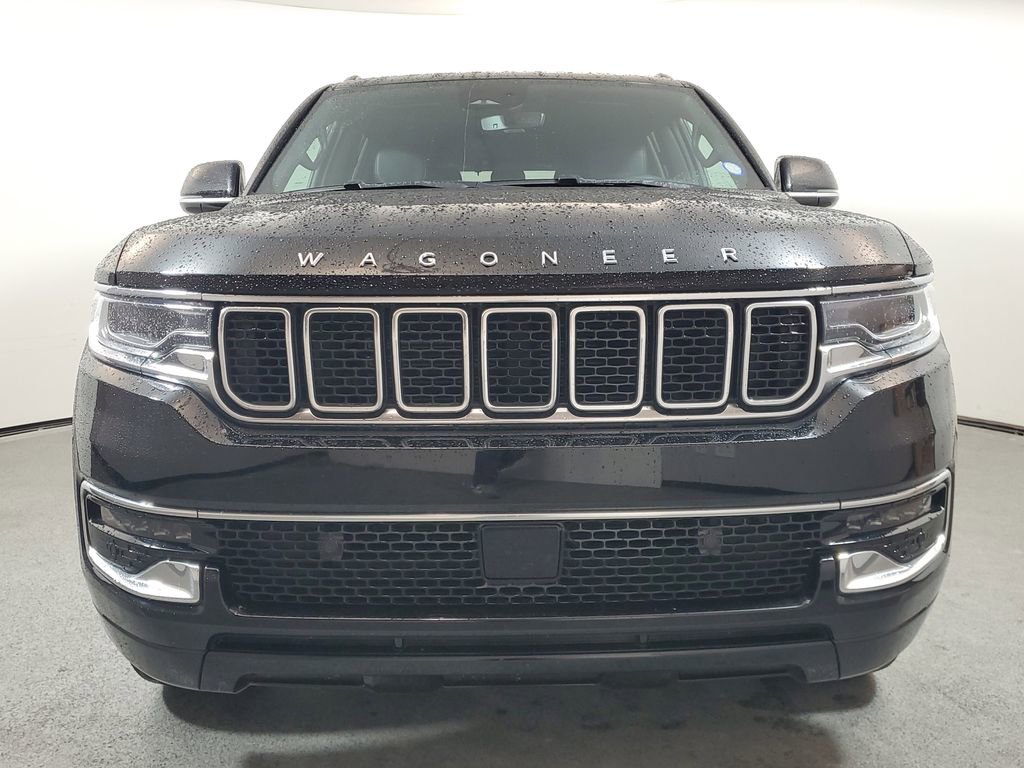 Used 2023 Jeep Wagoneer 4WD image 2