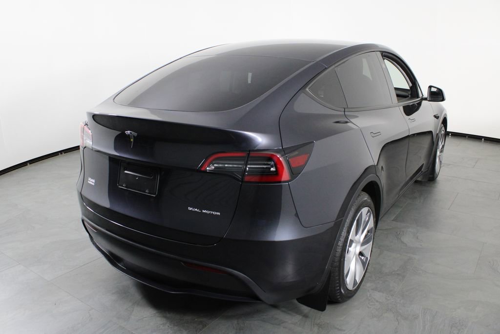 Used 2024 Tesla Model Y Long Range image 15