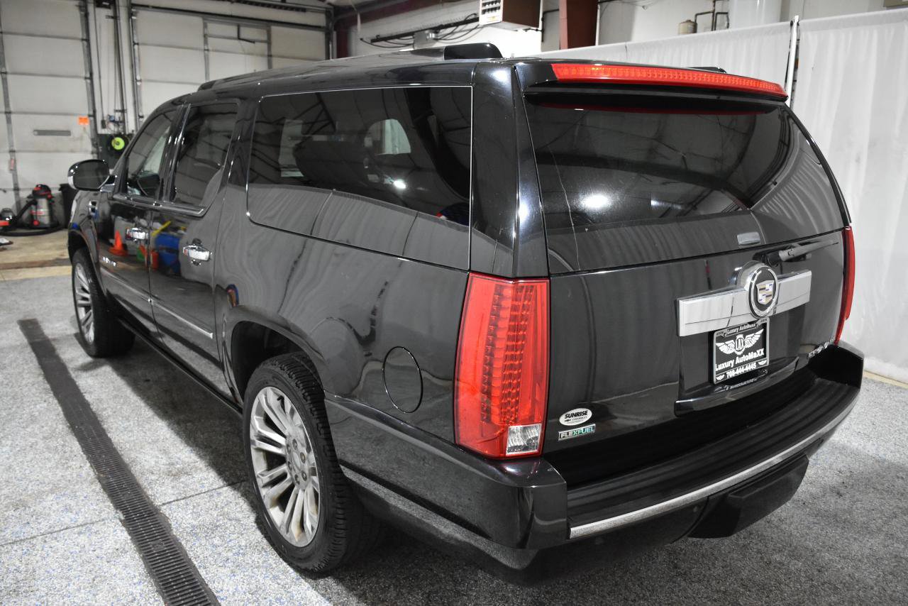Used 2010 Cadillac Escalade ESV Premium image 28