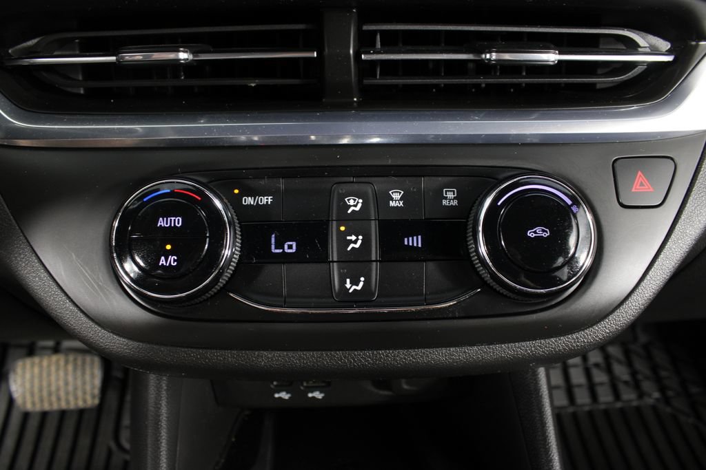 Used 2024 Buick Envista Preferred w/ Convenience II Package FWD image 6