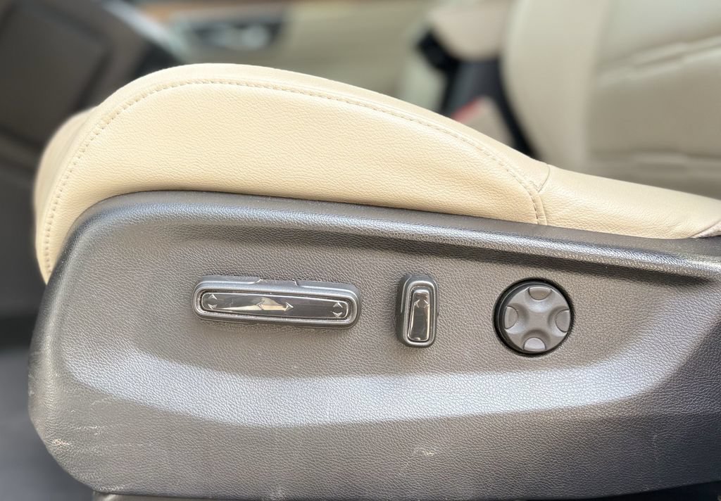 Used 2019 Honda CR-V Touring image 13