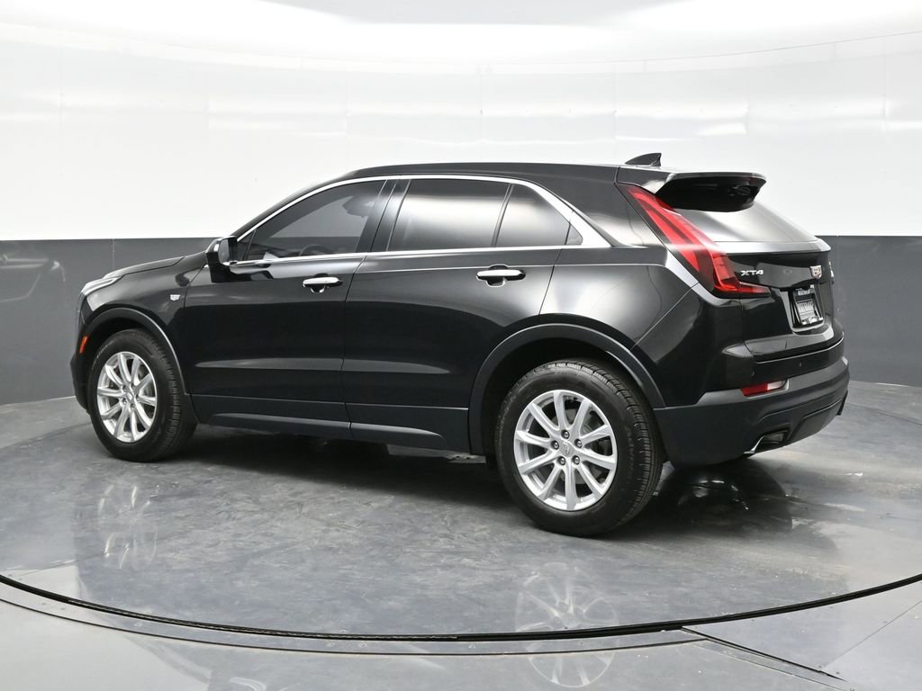 Used 2019 Cadillac XT4 Luxury w/ Cold Weather Package image 4