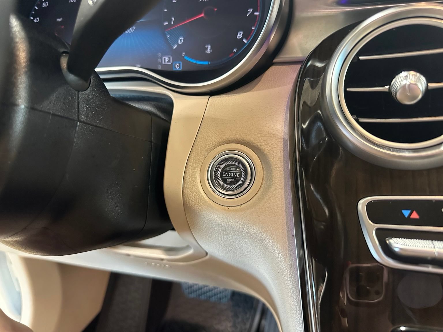 Used 2022 Mercedes-Benz GLC 300 image 23