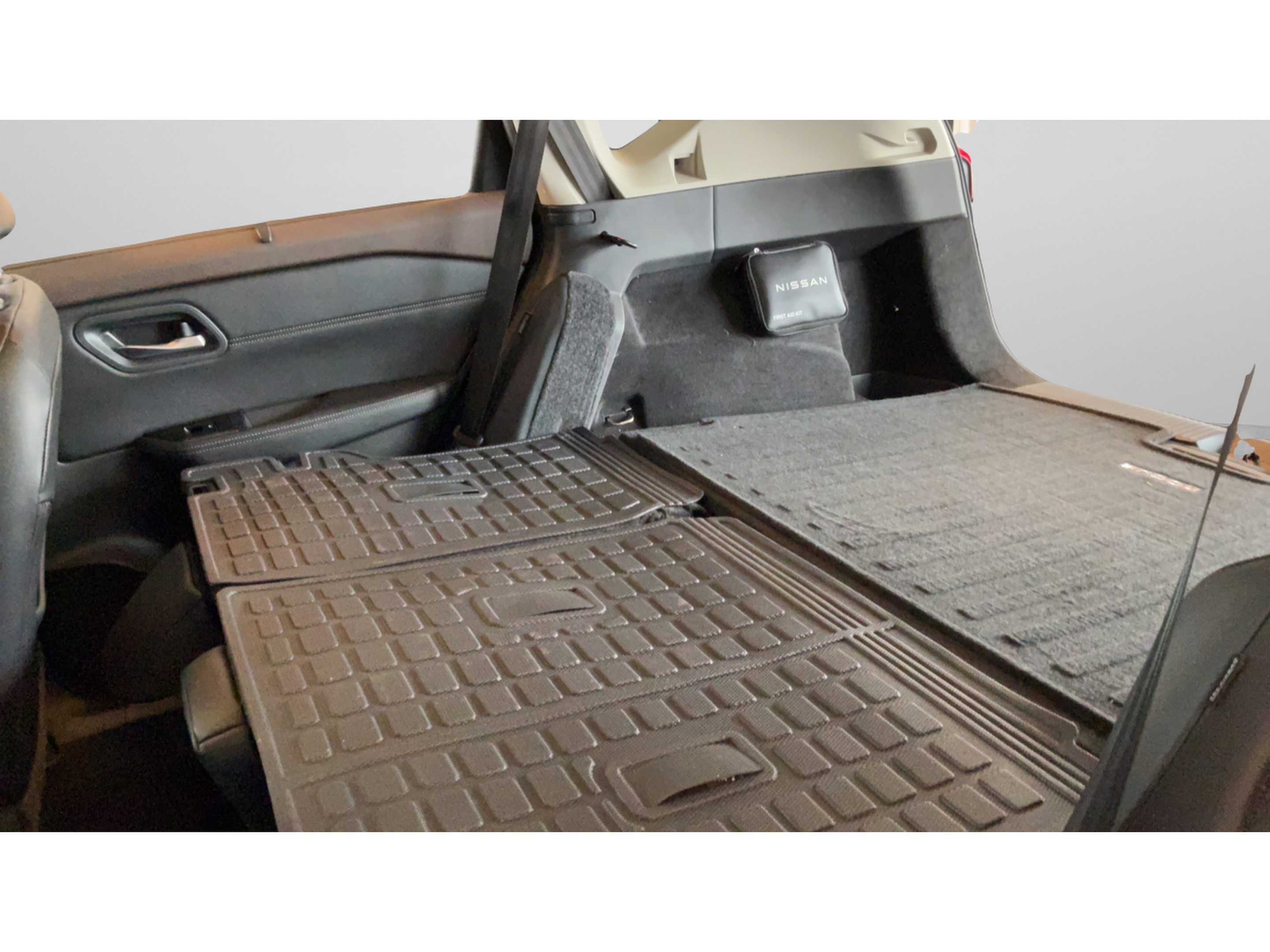 Used 2023 Nissan Rogue SV w/ SV Premium B Package FWD image 28