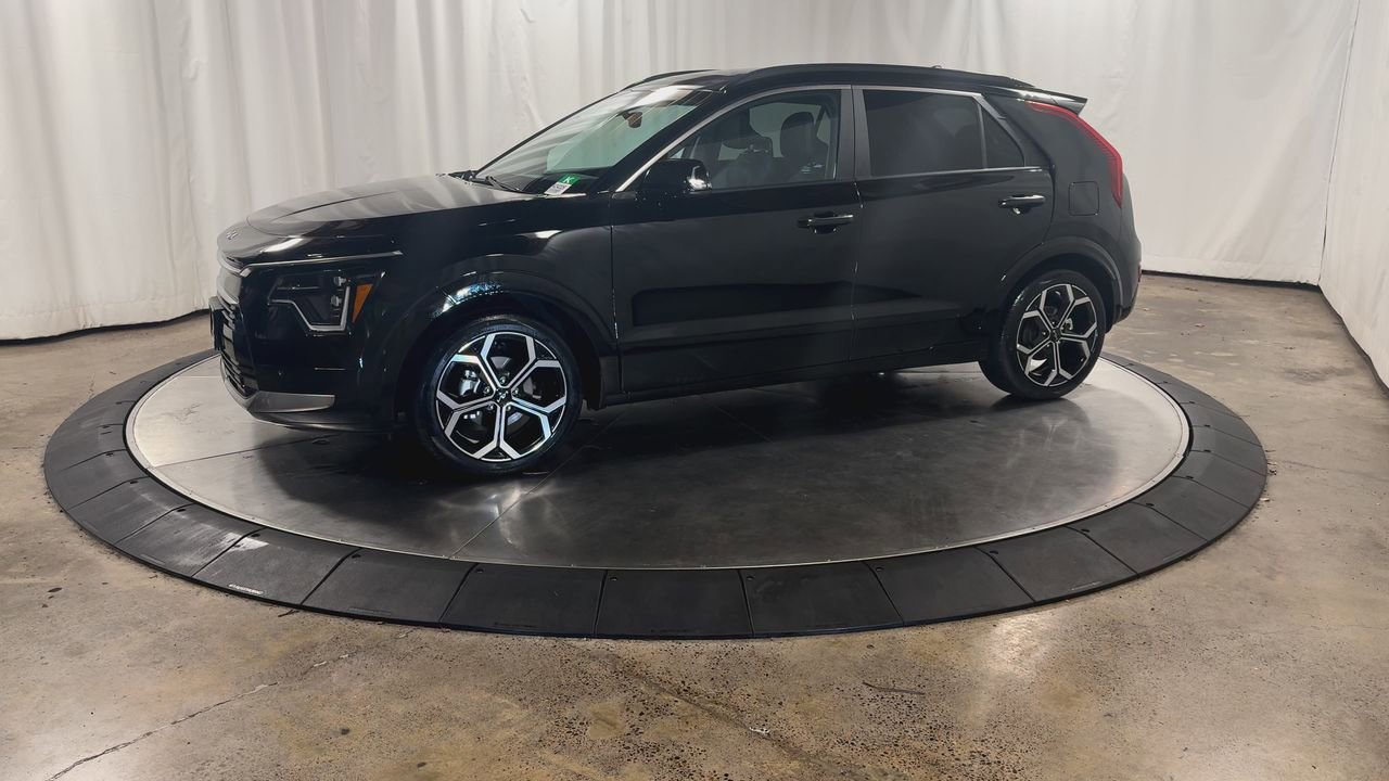 Certified 2025 Kia Niro SX Touring image 5