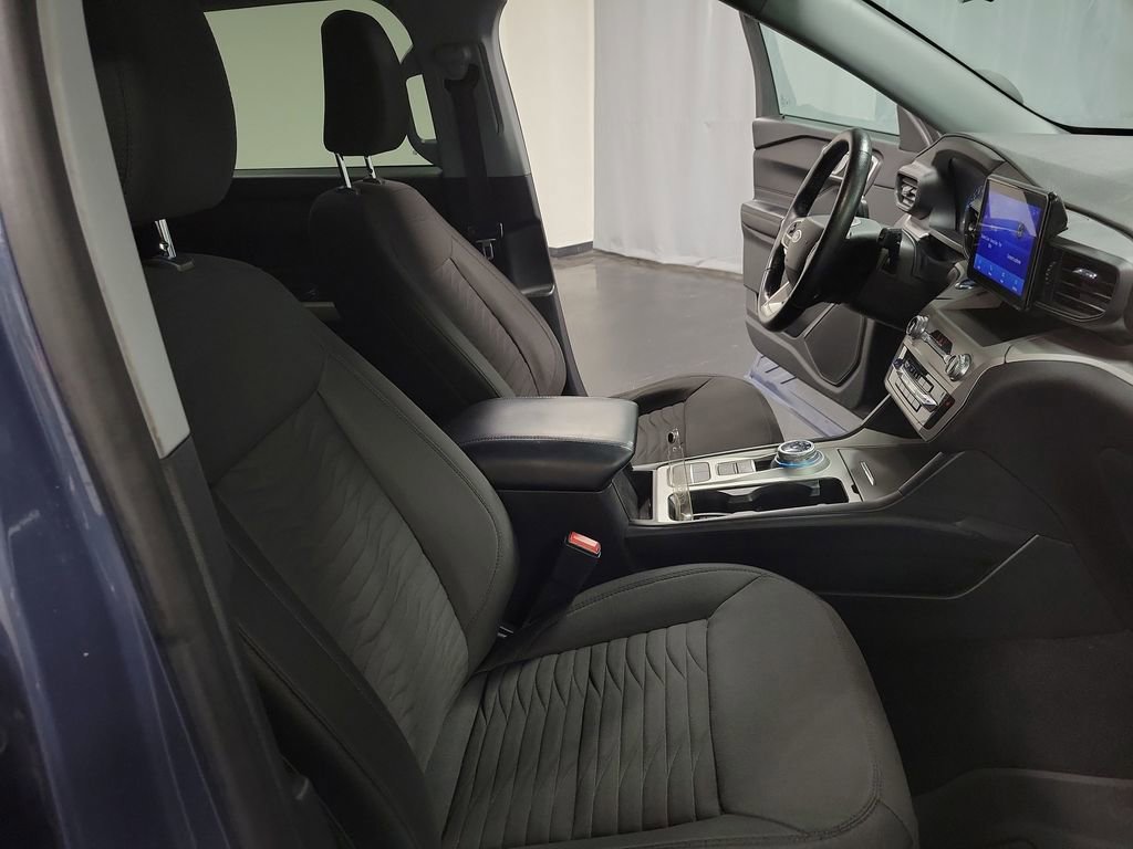 Used 2021 Ford Explorer XLT image 24