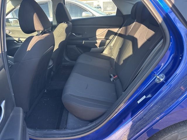 Used 2023 Hyundai Elantra SE image 7