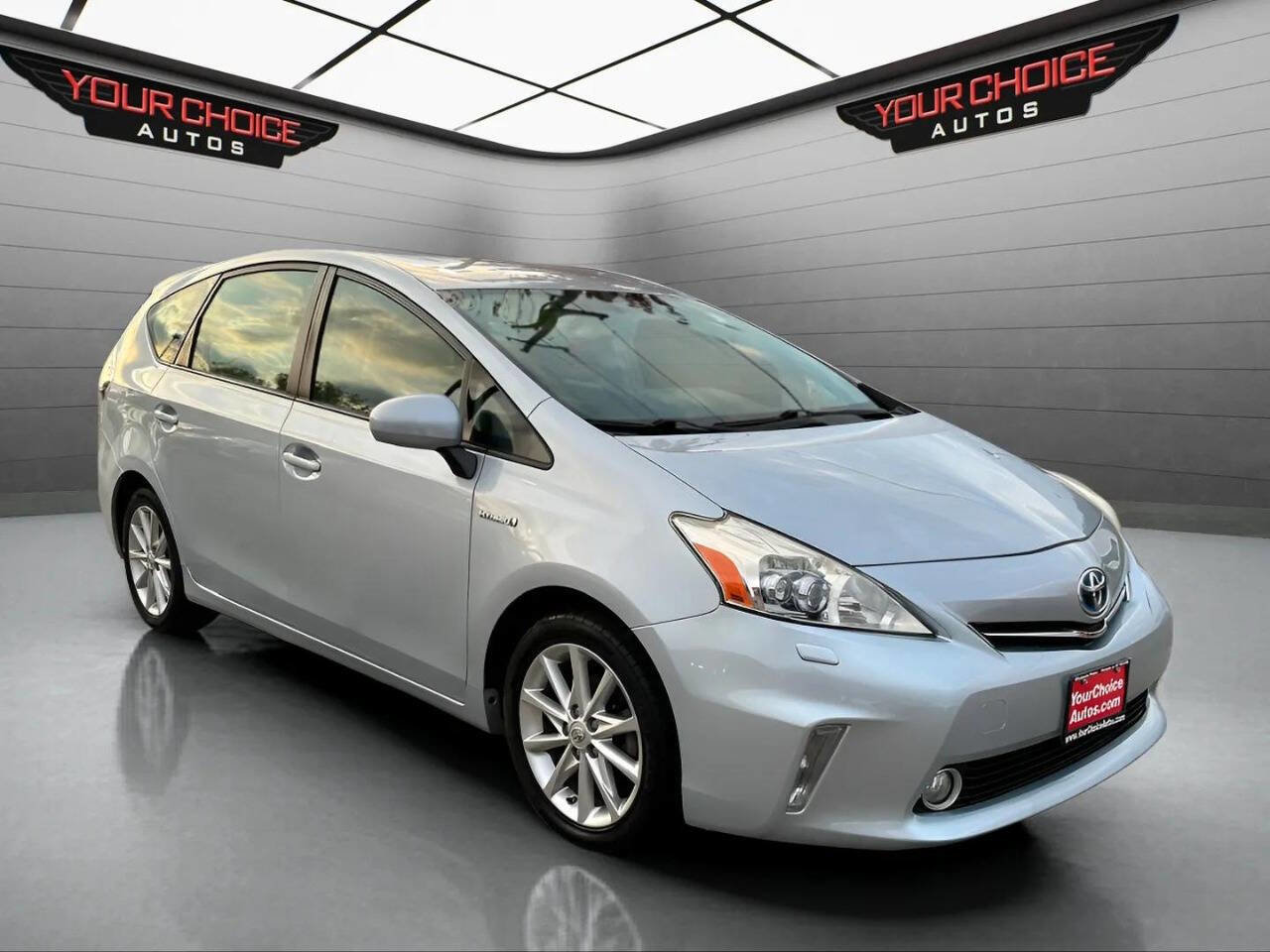 Used 2013 Toyota Prius V Five image 7