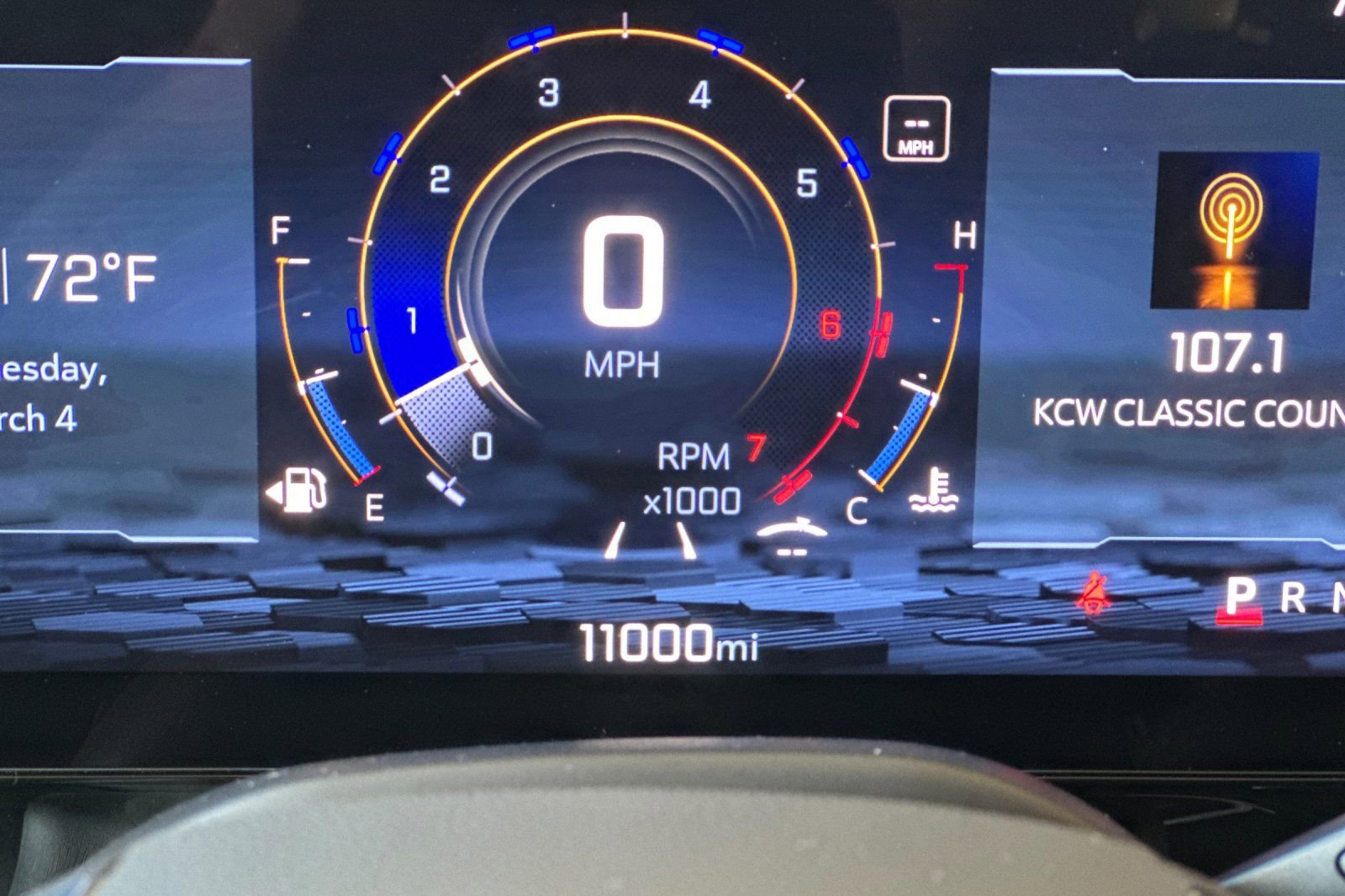 Certified 2025 Chevrolet Suburban RST image 28