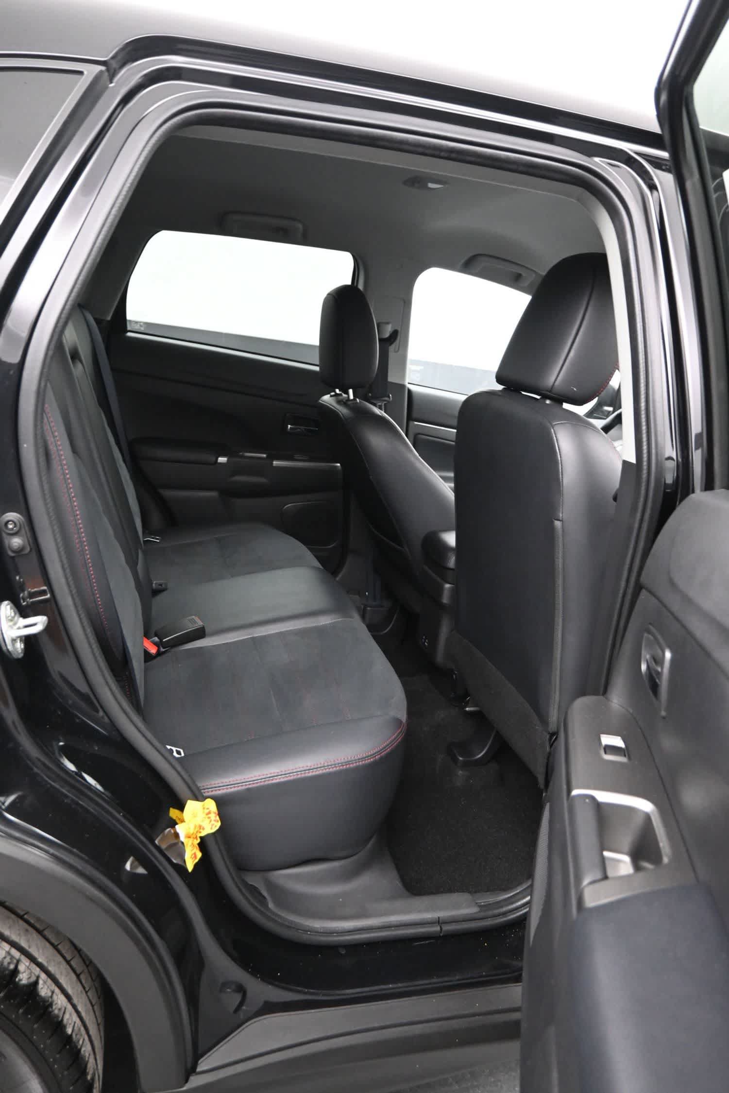 Used 2022 Mitsubishi Outlander Sport SE FWD image 12
