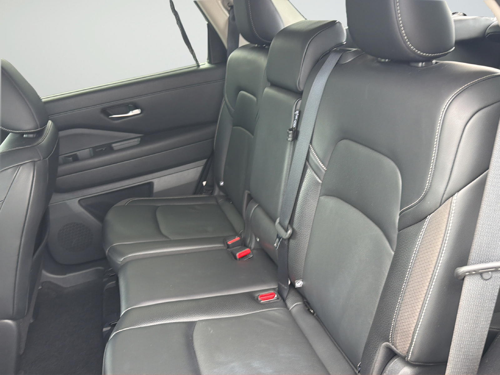 Certified 2022 Nissan Pathfinder SL w/ SL Black Package FWD image 35