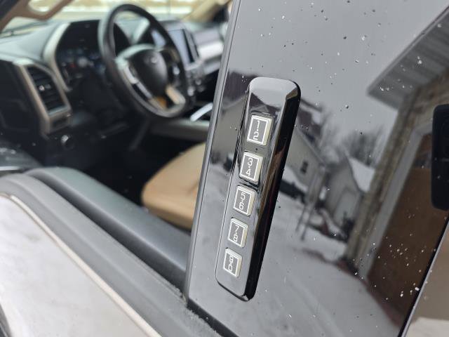 Used 2022 Ford F250 Lariat w/ Chrome Package image 37
