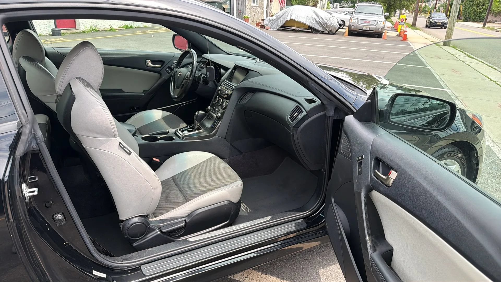 Used 2013 Hyundai Genesis 2.0T RWD image 25