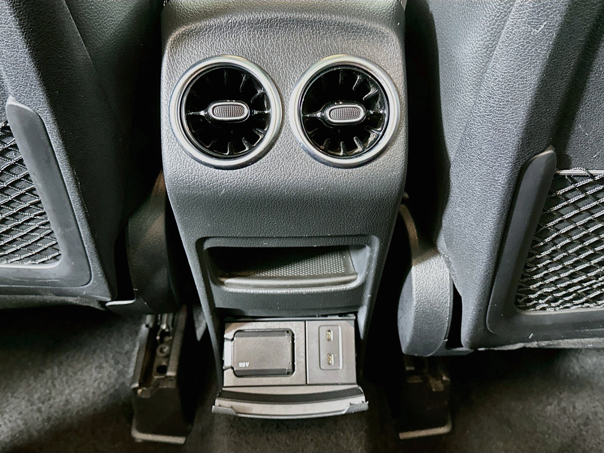 Used 2022 Mercedes-Benz GLB 250 image 28