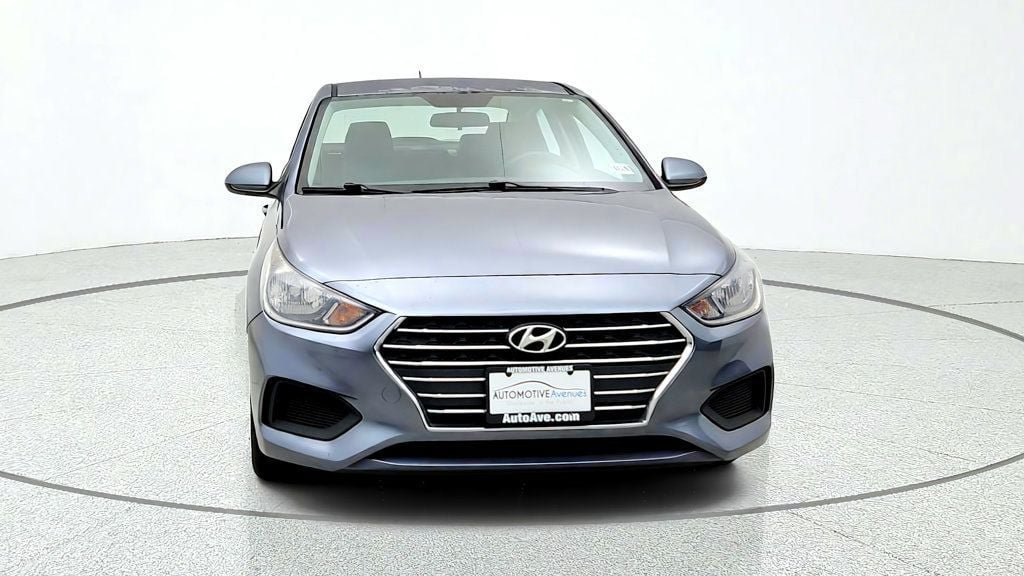 Used 2020 Hyundai Accent SE FWD image 2
