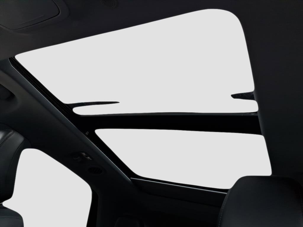 Used 2022 Ford Explorer XLT w/ Equipment Group 202A image 20