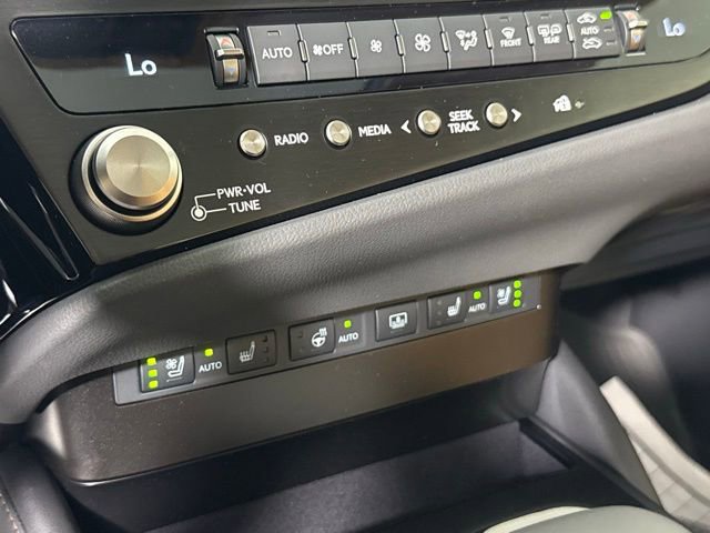 New 2025 Lexus ES 350 Ultra Luxury image 18