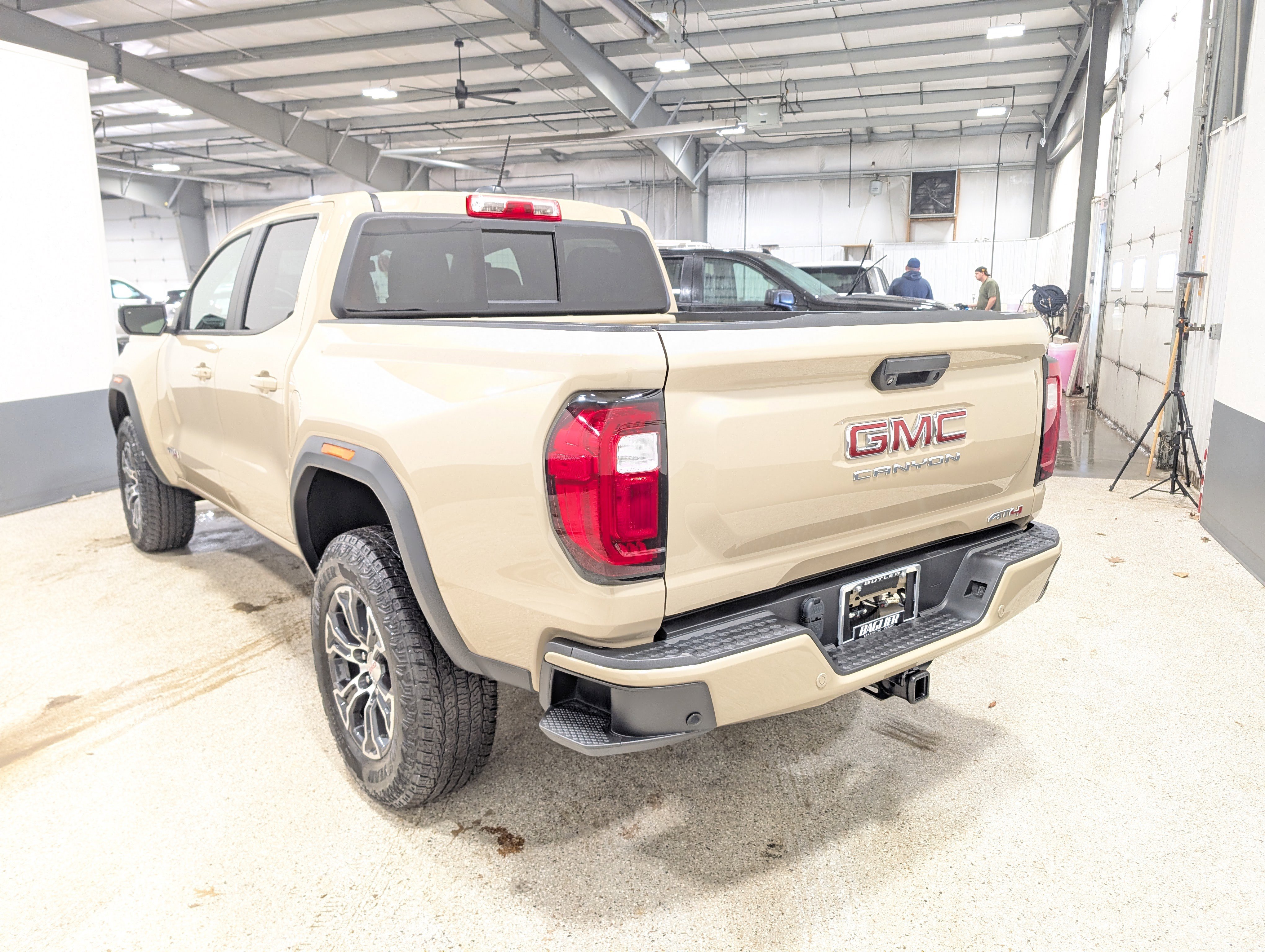 Used 2023 GMC Canyon AT4 w/ AT4 Premium Package AWD/4WD image 5