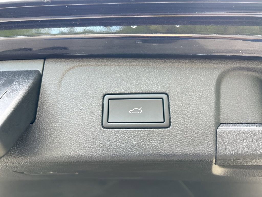 Used 2025 Volkswagen Atlas SEL Premium R-Line image 55