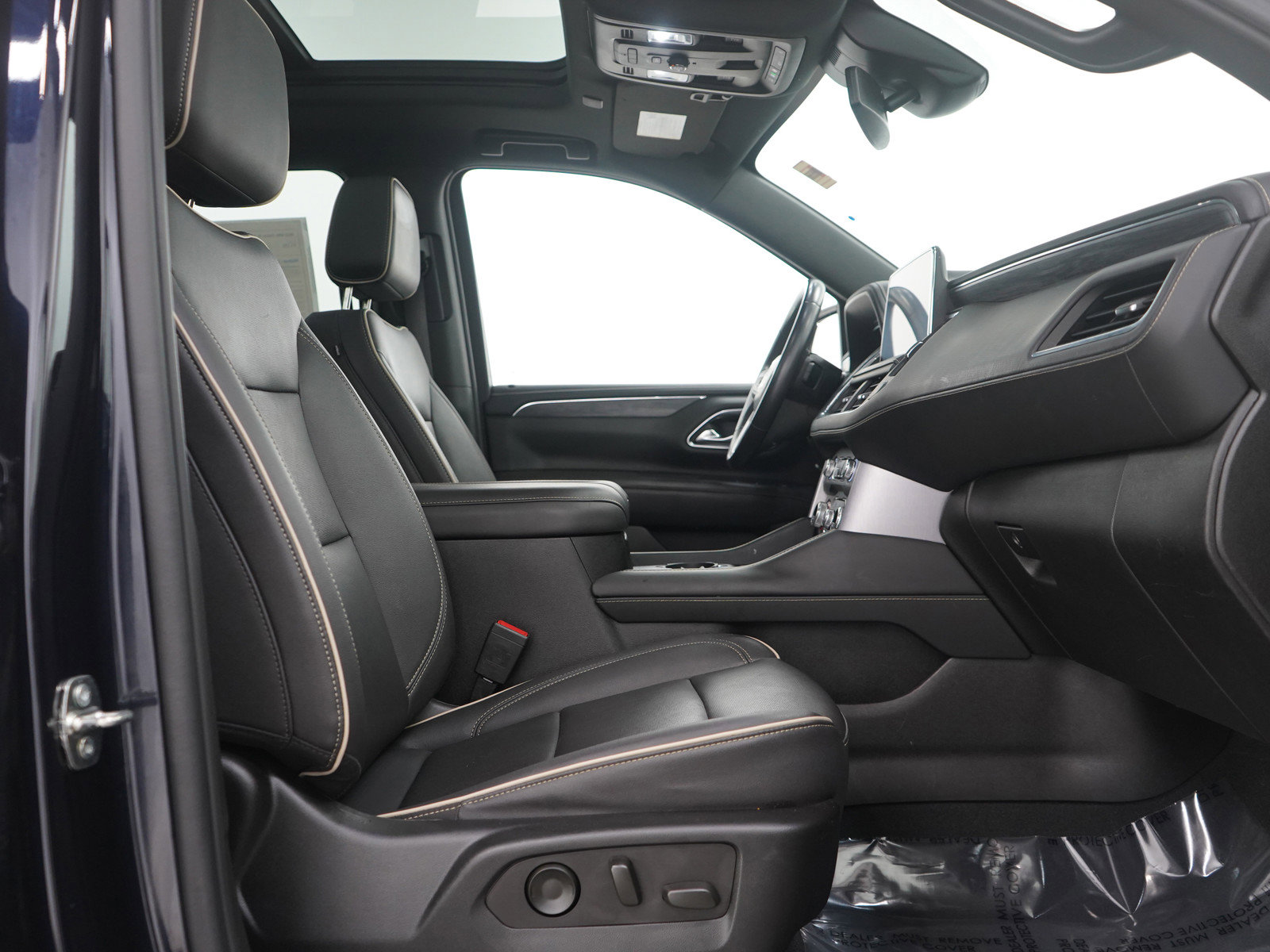 Used 2023 GMC Yukon XL SLT image 11