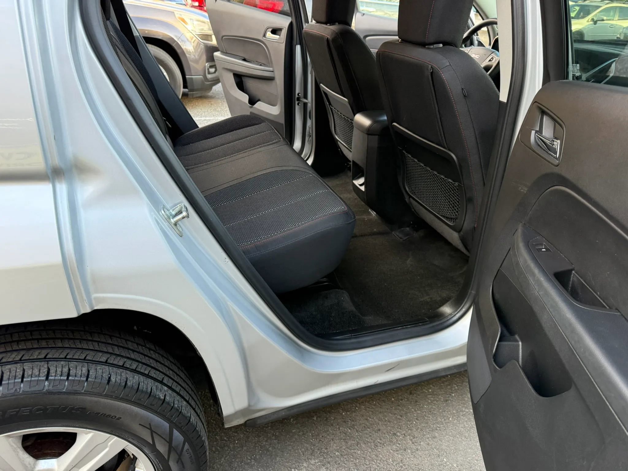 Used 2016 GMC Terrain SLE AWD/4WD image 17