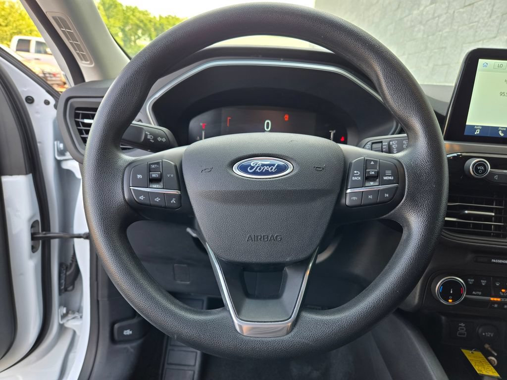 Used 2025 Ford Escape Active AWD/4WD image 17