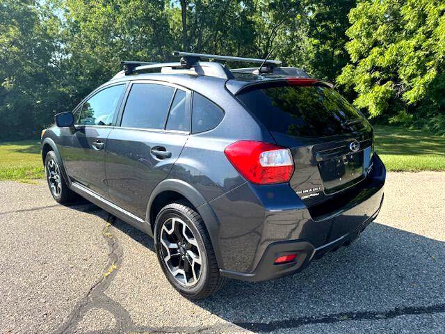 Used 2017 Subaru Crosstrek 2.0i Premium image 3