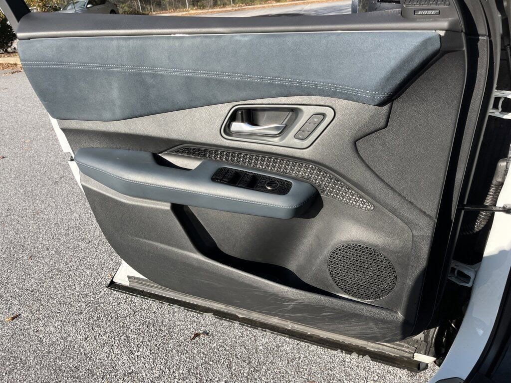 Certified 2024 Nissan Ariya AWD image 14