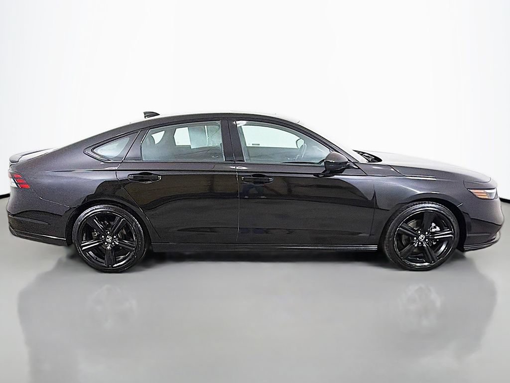 Used 2025 Honda Accord Sport image 16